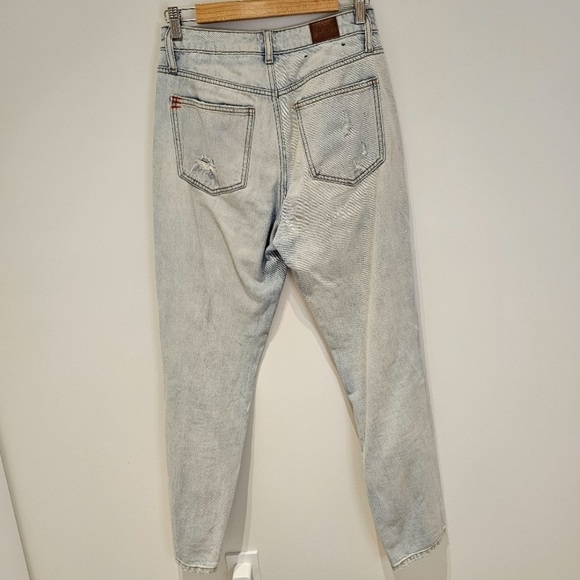 BDG Distressed High Rise Mom Jean 27 Light Wash - Picture 5 of 13
